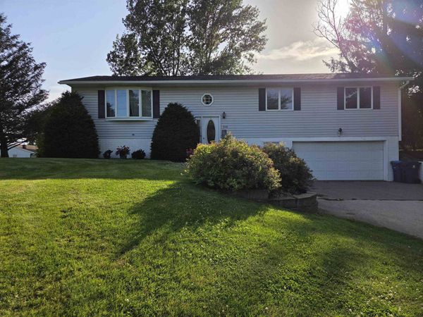 518 Acre Street, Guttenberg, IA 52052