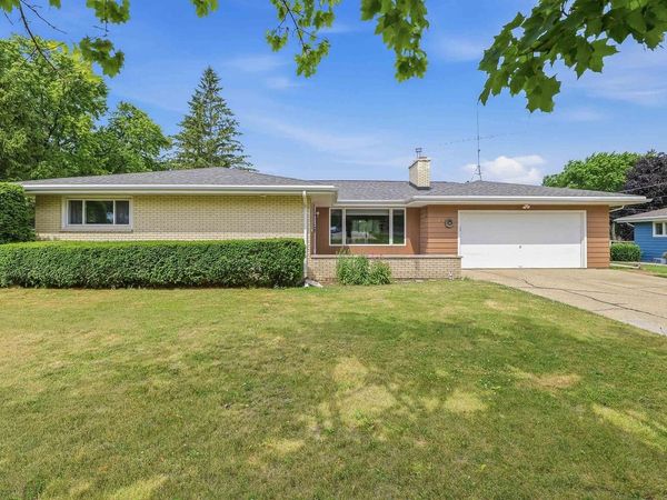 872 S PARK AVENUE, Fond Du Lac, WI 54935