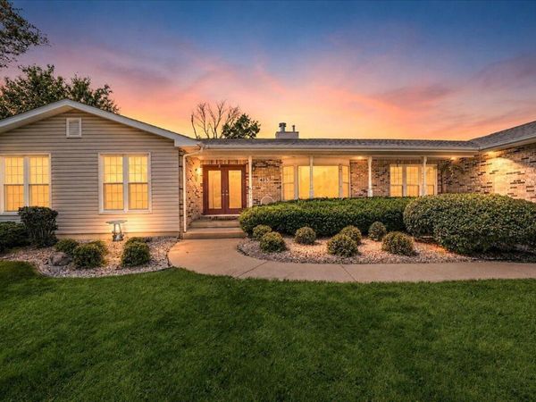425 Rolling Meadow Drive , Valparaiso, IN 46385