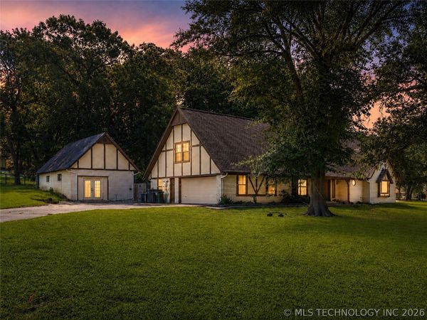 416 Timbercrest Road , Catoosa, OK 74015
