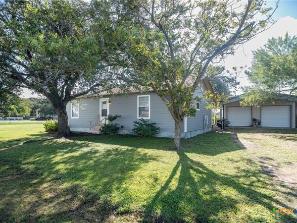 21 Mollnar Drive , Palacios, TX 77465
