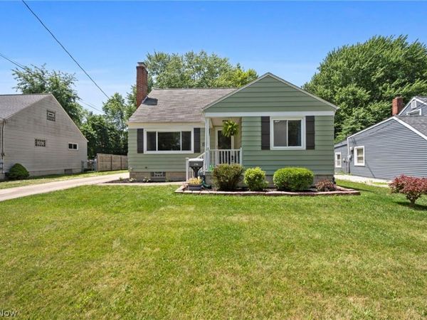3756 Walter Road, North Olmsted, OH 44070
