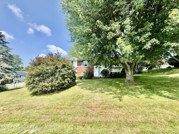 201 Appletree Lane , South Abington Twp, PA 18411