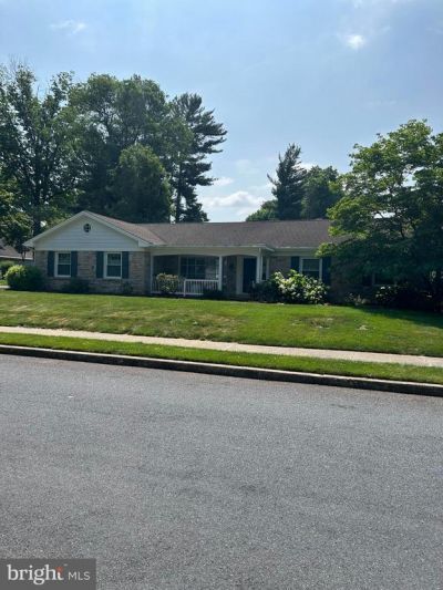 325 W GRAMBY STREET , MANHEIM, PA 17545