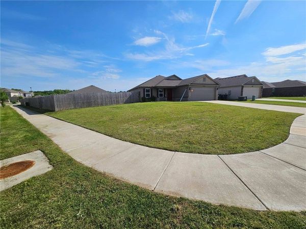 1061 E Bunting , Fayetteville, AR 72701