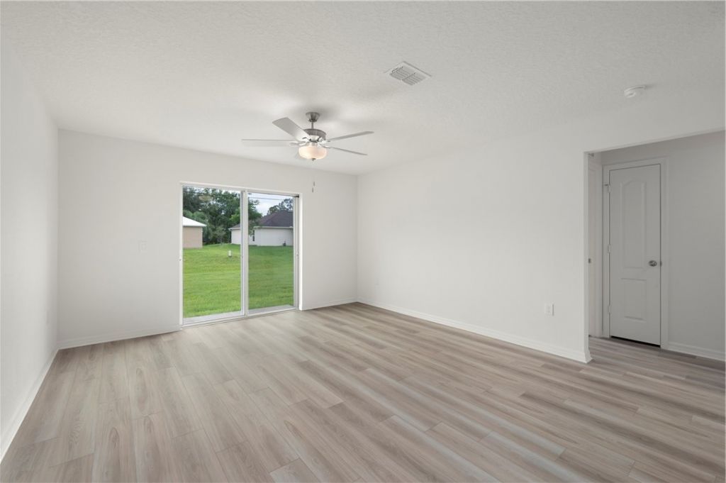 8045 105th Court , Vero Beach, FL 32967 Photo