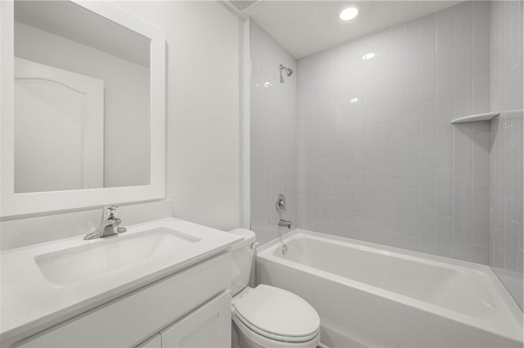 8045 105th Court , Vero Beach, FL 32967 Photo