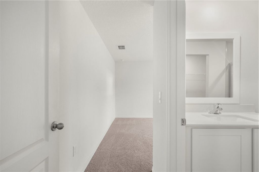 8045 105th Court , Vero Beach, FL 32967 Photo