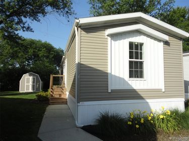 21 Saint Andrews, Bedford Twp, MI 48182