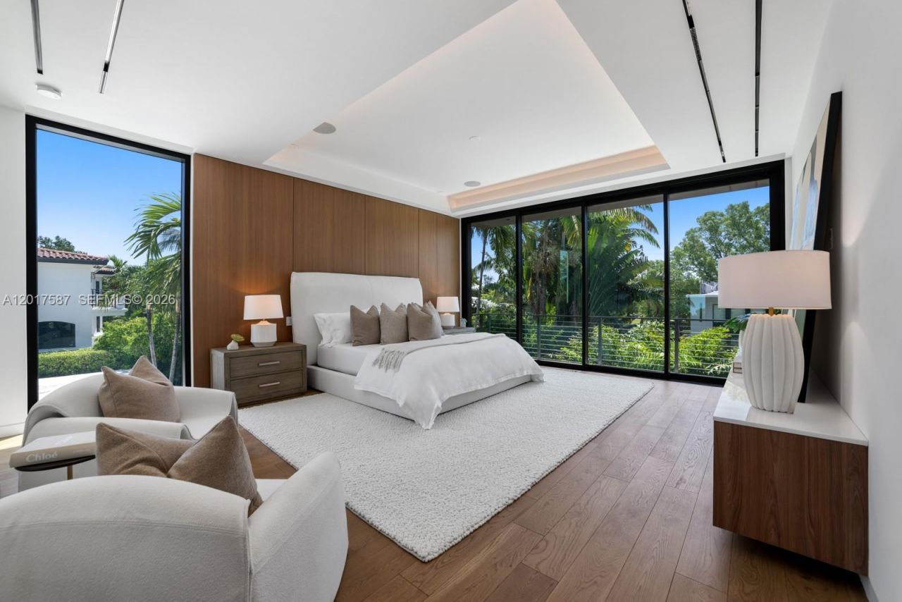 3045 N Bay Rd , Miami Beach, FL 33140 Photo