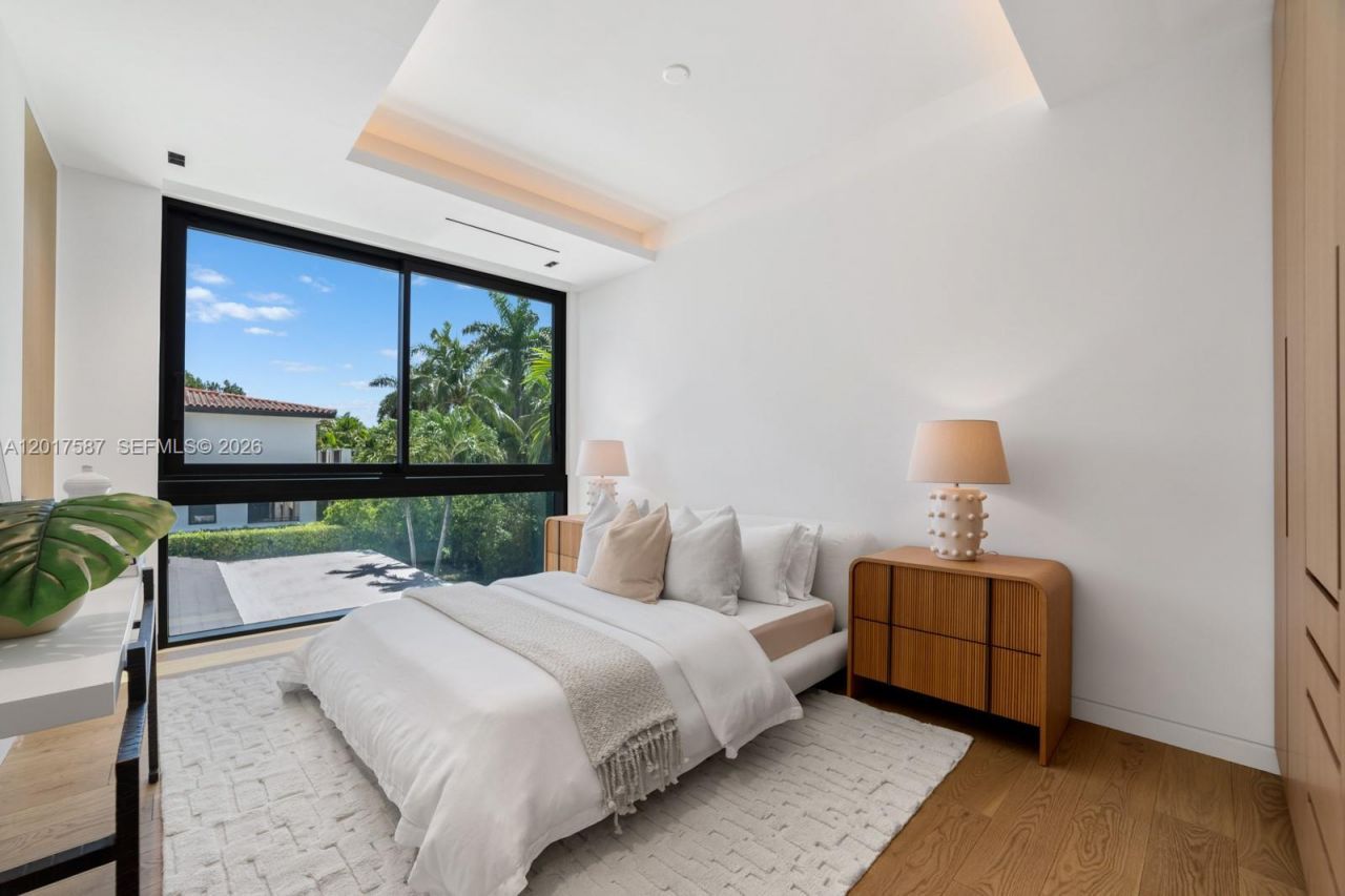3045 N Bay Rd, Miami Beach, FL 33140 Photo
