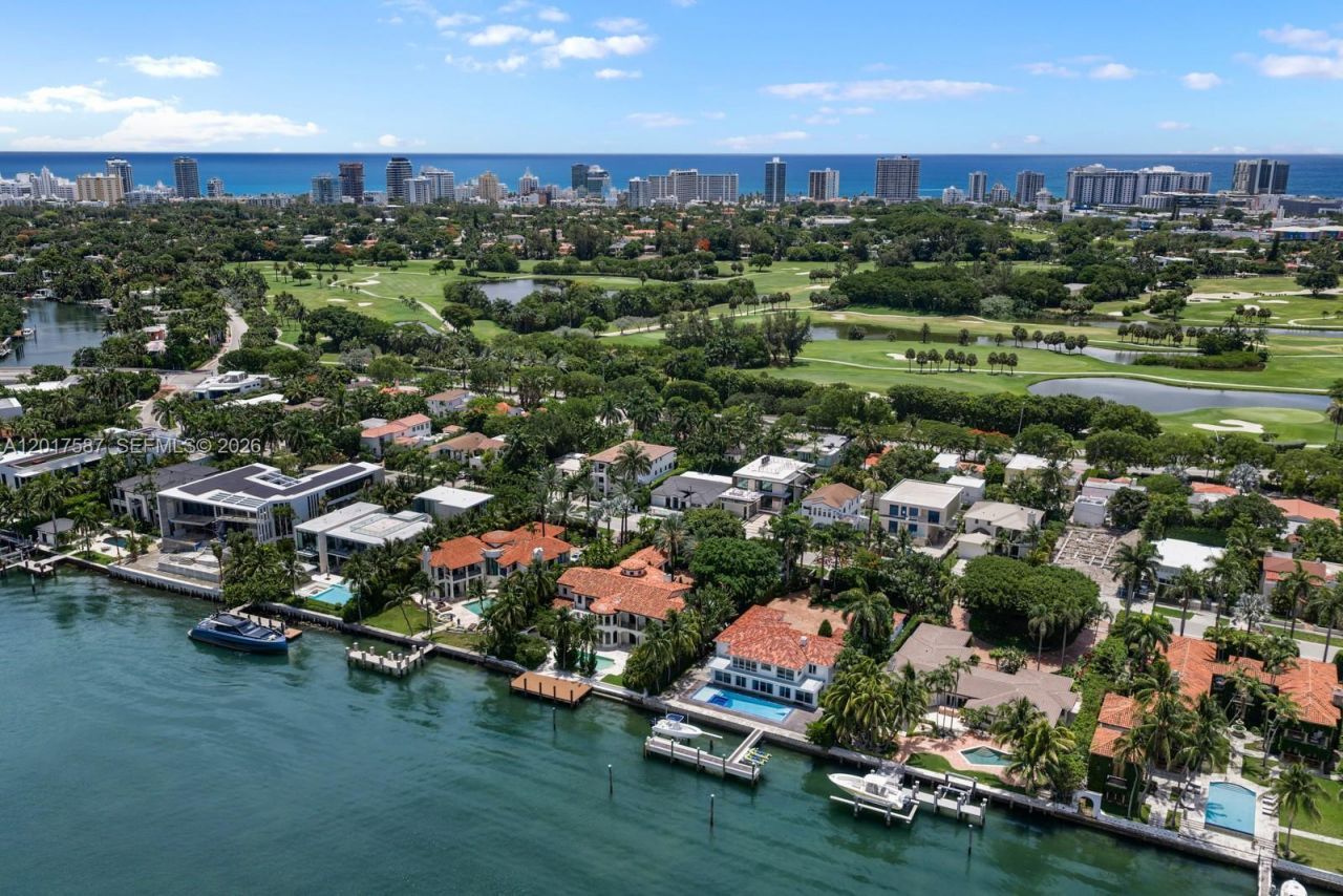 3045 N Bay Rd , Miami Beach, FL 33140 Photo