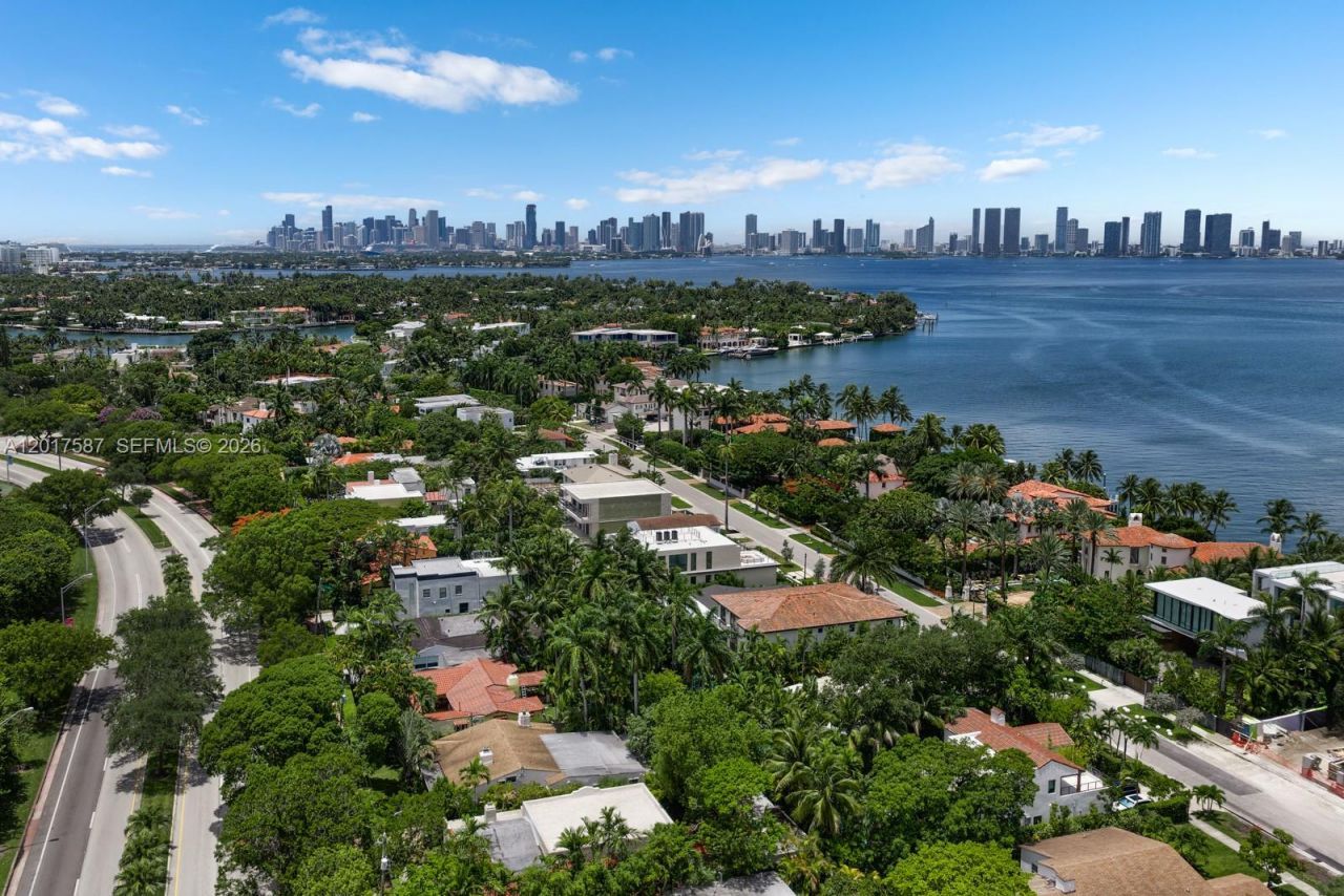 3045 N Bay Rd, Miami Beach, FL 33140 Photo