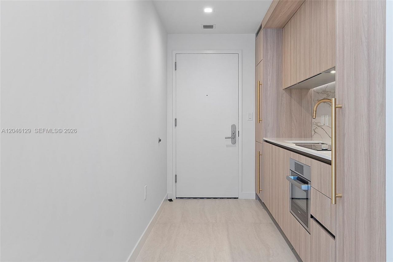77 SE 5th St. , Unit 1905, Miami, FL 33131 Photo