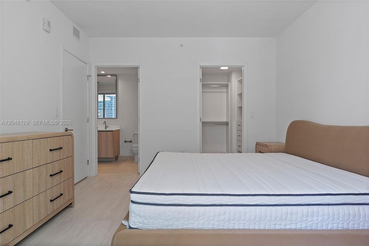 77 SE 5th St. , Unit 1905, Miami, FL 33131 Photo
