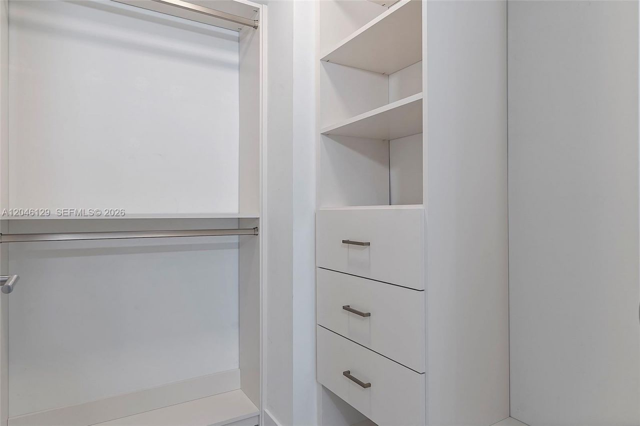 77 SE 5th St. , Unit 1905, Miami, FL 33131 Photo