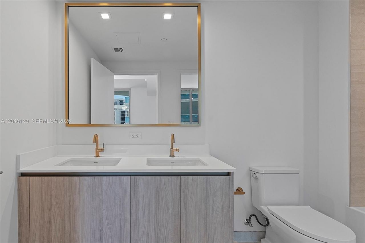77 SE 5th St. , Unit 1905, Miami, FL 33131 Photo