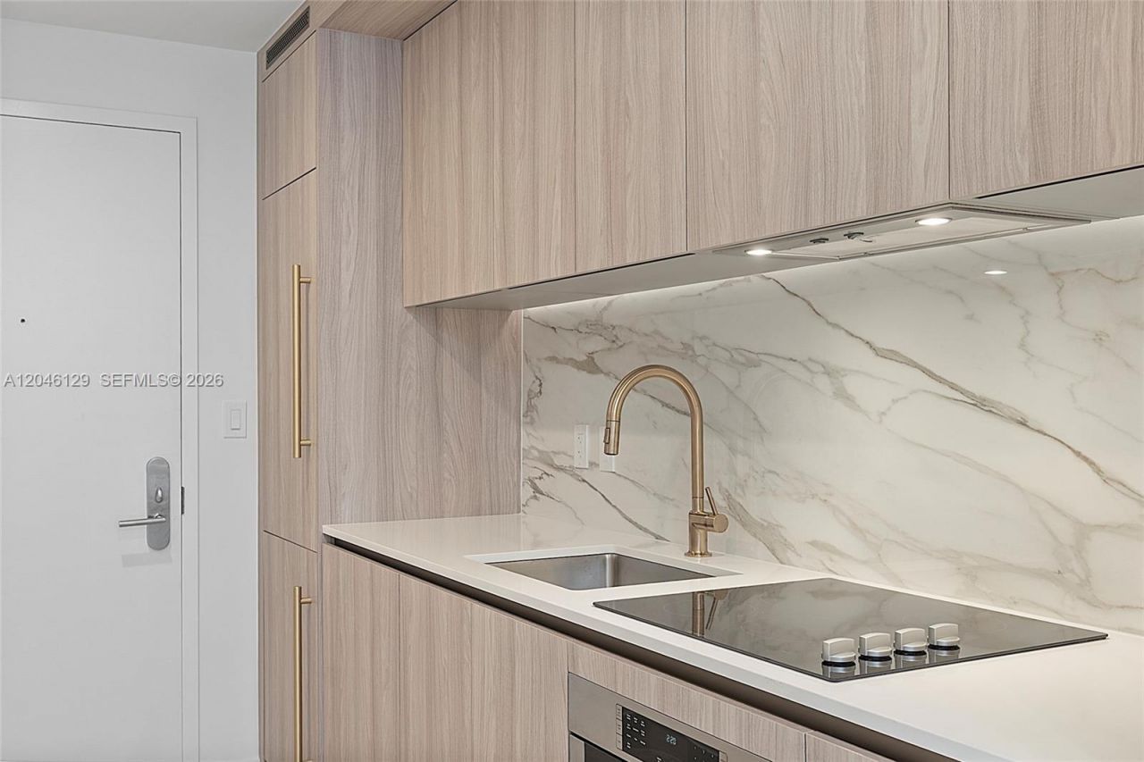 77 SE 5th St. , Unit 1905, Miami, FL 33131 Photo