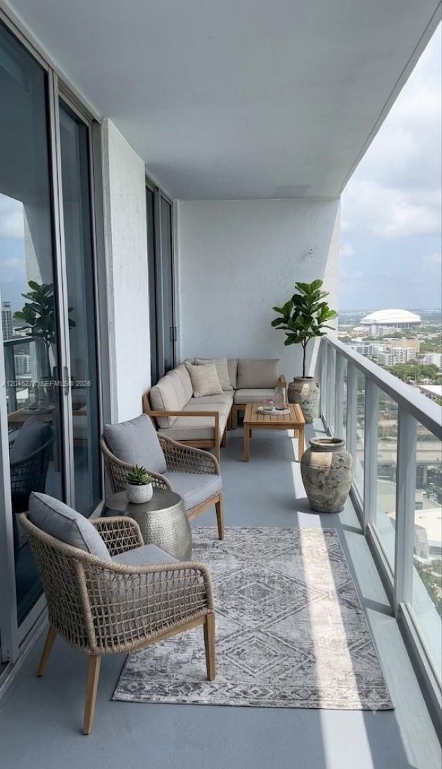185 SW 7th St , Unit 3009, Miami, FL 33130 Photo