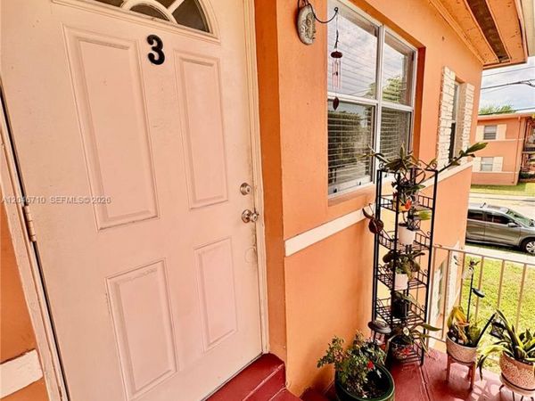 3501 SW 10th St , Unit 1B, Miami, FL 33135