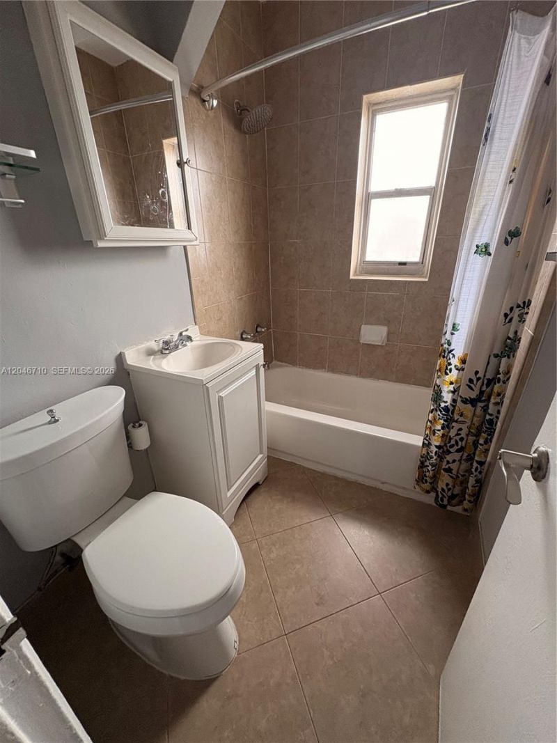 3501 SW 10th St , Unit 1B, Miami, FL 33135 Photo