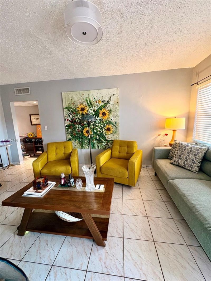 3501 SW 10th St , Unit 1B, Miami, FL 33135 Photo