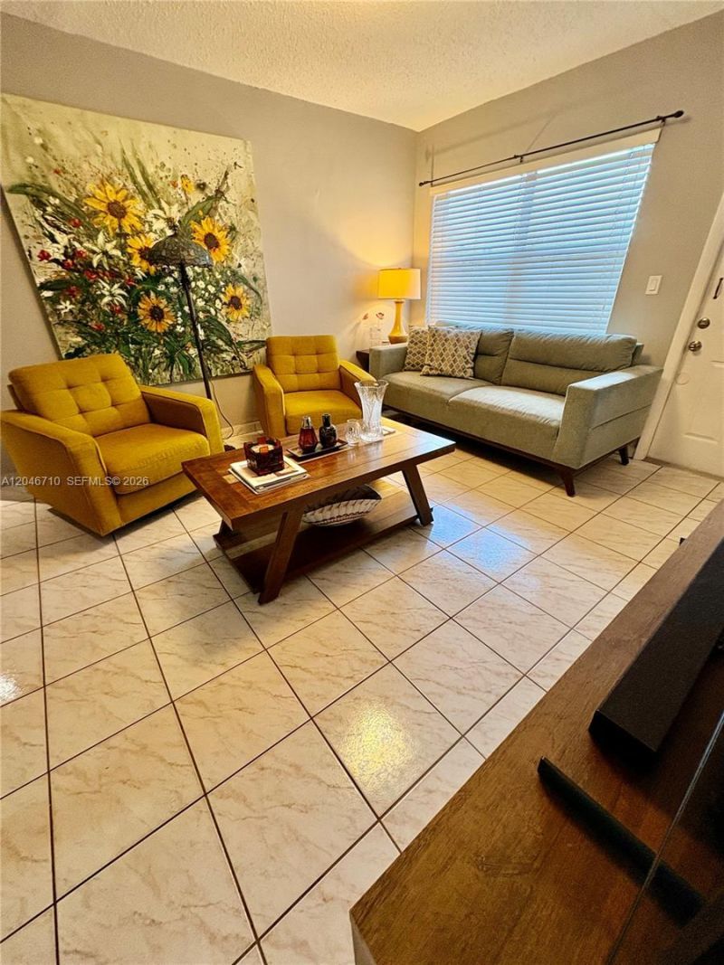 3501 SW 10th St , Unit 1B, Miami, FL 33135 Photo