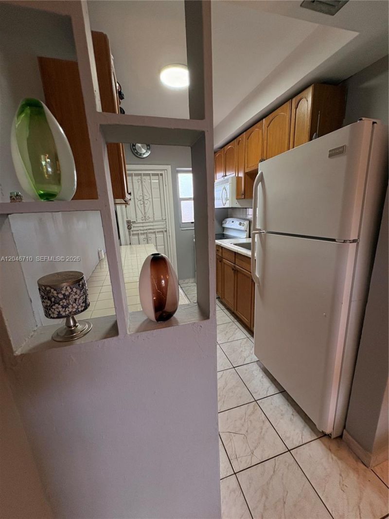 3501 SW 10th St , Unit 1B, Miami, FL 33135 Photo