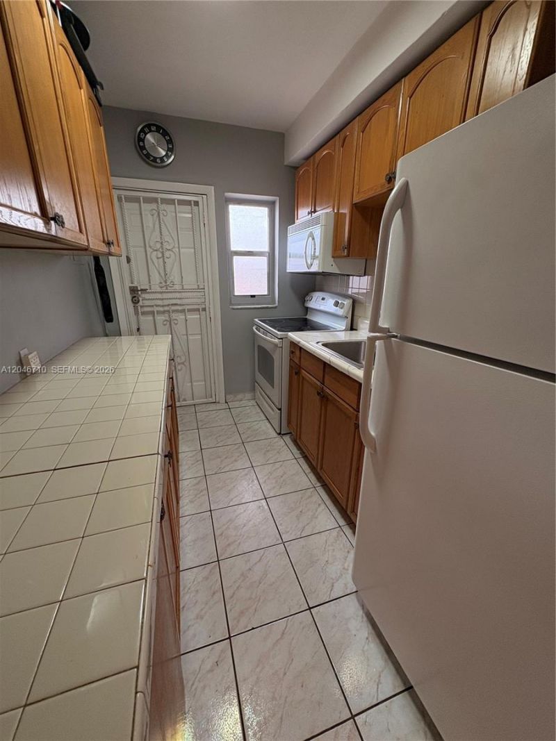3501 SW 10th St , Unit 1B, Miami, FL 33135 Photo