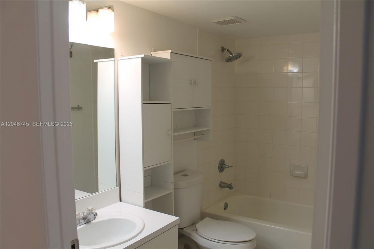 1153 NW 125th Pl , Unit 106, Miami, FL 33182 Photo