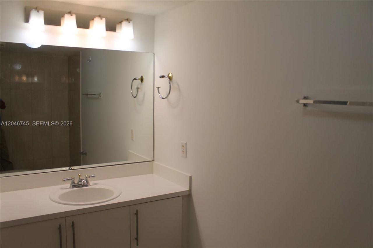 1153 NW 125th Pl , Unit 106, Miami, FL 33182 Photo