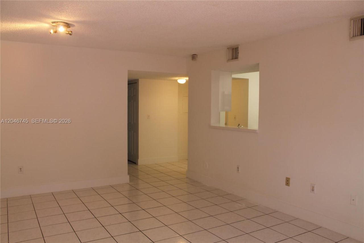 1153 NW 125th Pl , Unit 106, Miami, FL 33182 Photo