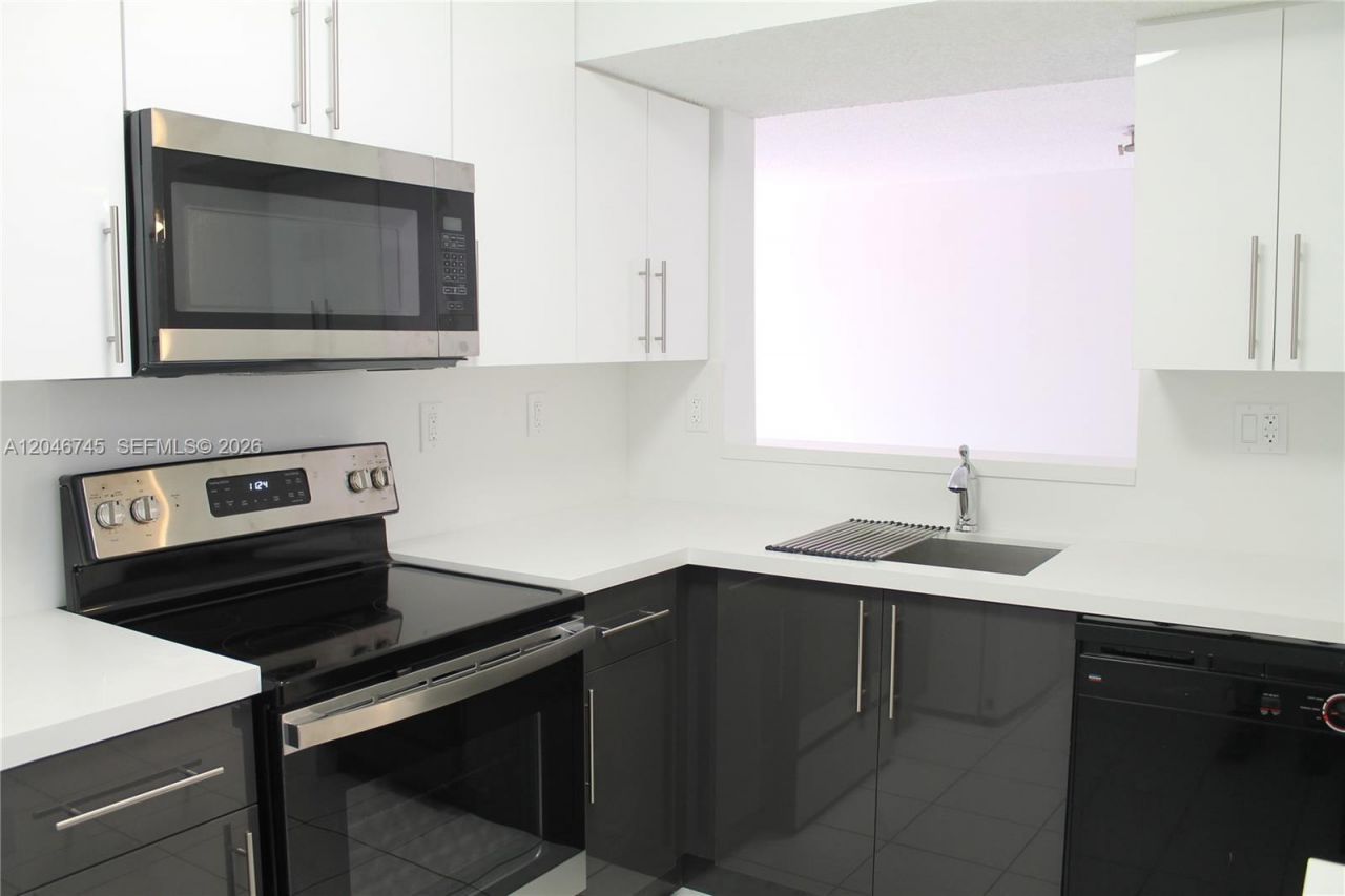 1153 NW 125th Pl , Unit 106, Miami, FL 33182 Photo
