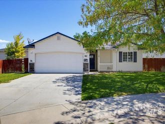 92 S Bancroft Way Nampa, ID 83651