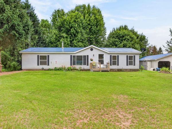 6178 Meredith Grade Road, Harrison, MI 48625