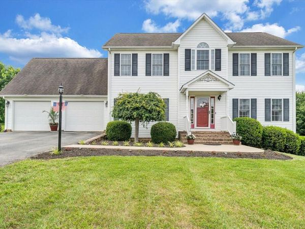 1138 Fallview DR, Vinton, VA 24179
