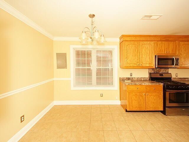 995 King Street Photo 6