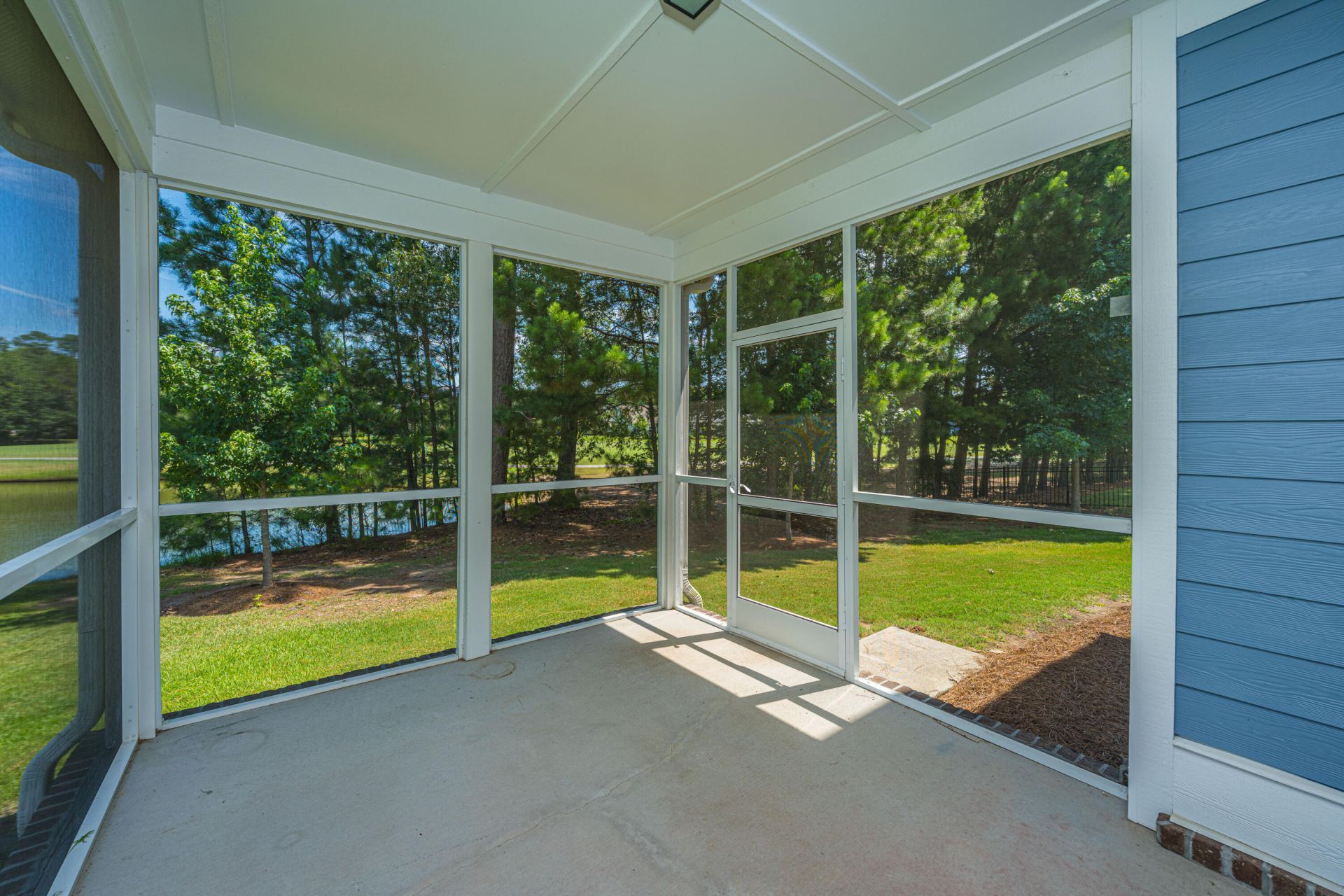 197 Silver Cypress Circle Photo 34