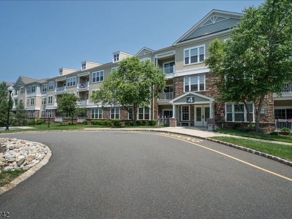 4215 Hoover Ln, Rockaway, NJ 07885