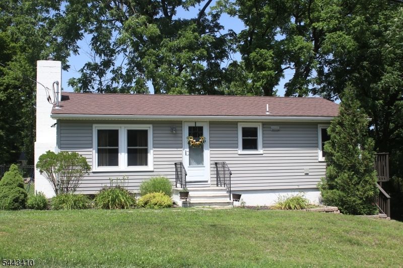 12 Clover Ln, Vernon, NJ 07418 Main Photo