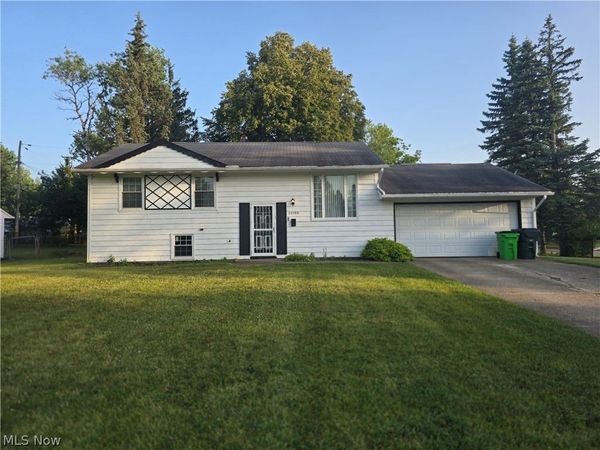 23580 Comstock Road , Bedford Heights, OH 44146