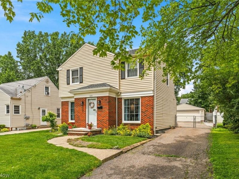 1695 Wiltshire Road, Akron, OH 44313 Photo 2