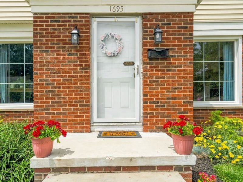 1695 Wiltshire Road, Akron, OH 44313 Photo 4