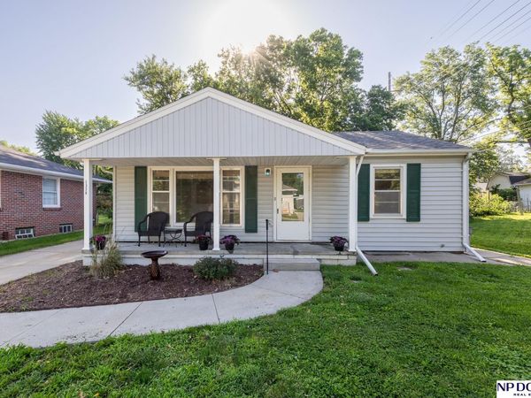 1328 N 39Th Street, Lincoln, NE 68503