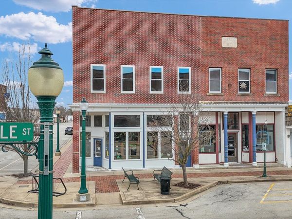 101-105 W Sale Street , Tuscola, IL 61953