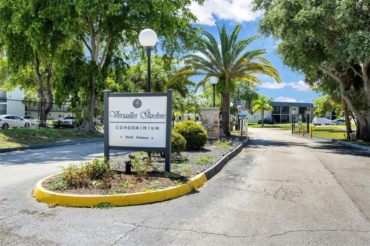 8020 N Colony Circle N., Unit 304, Tamarac, FL 33321 Photo