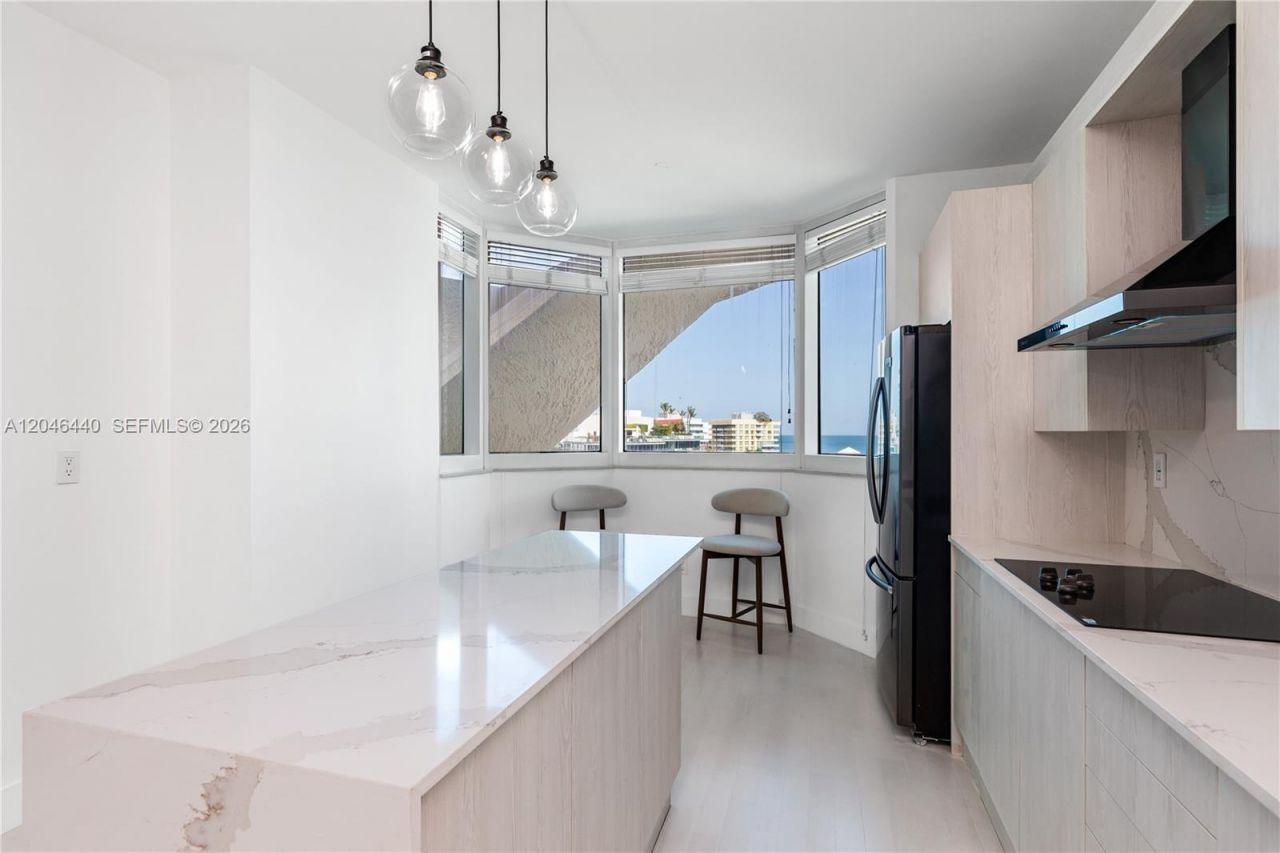 300 S Pointe Dr , Unit 907, Miami Beach, FL 33139 Photo