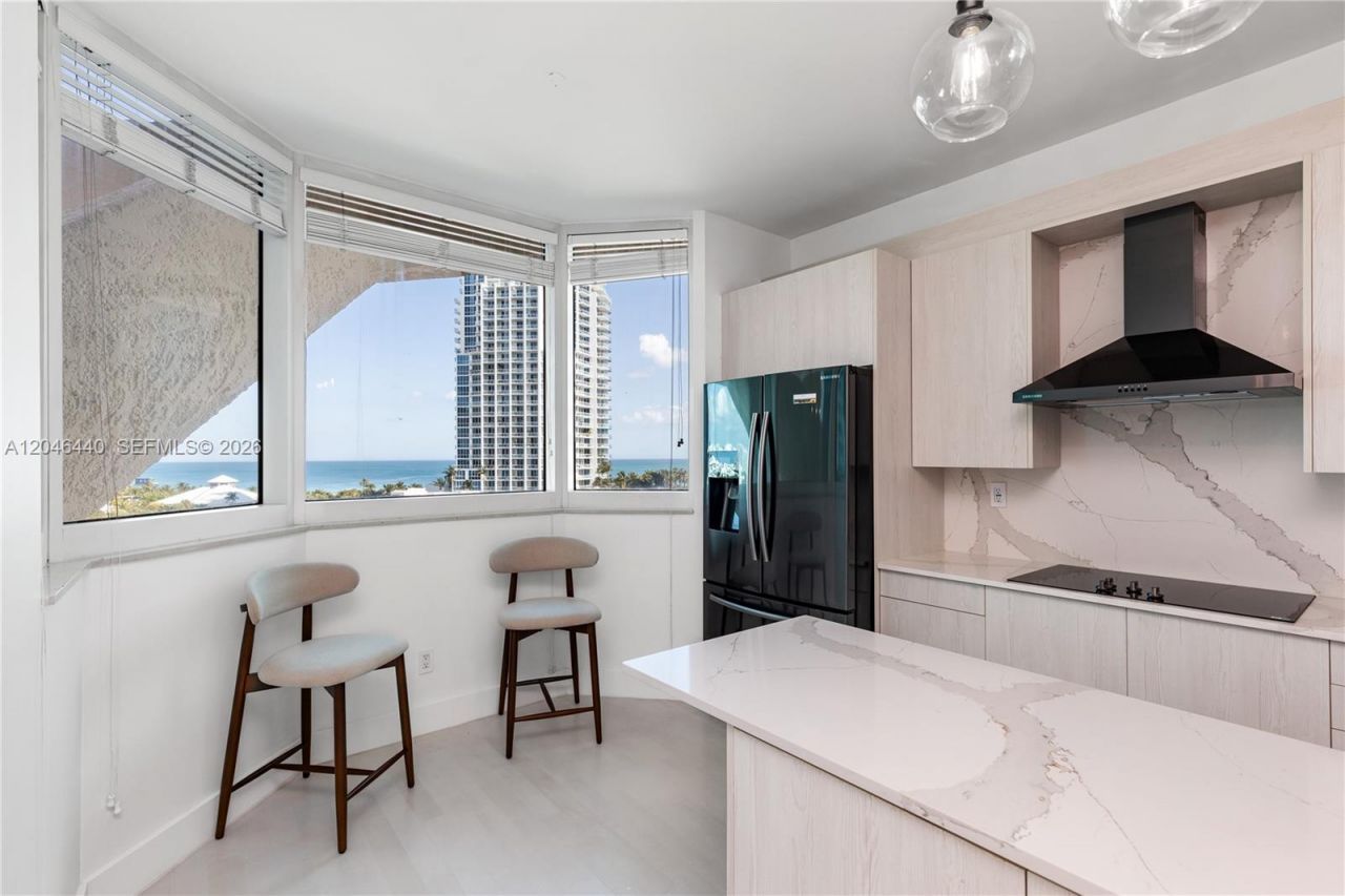 300 S Pointe Dr , Unit 907, Miami Beach, FL 33139 Photo