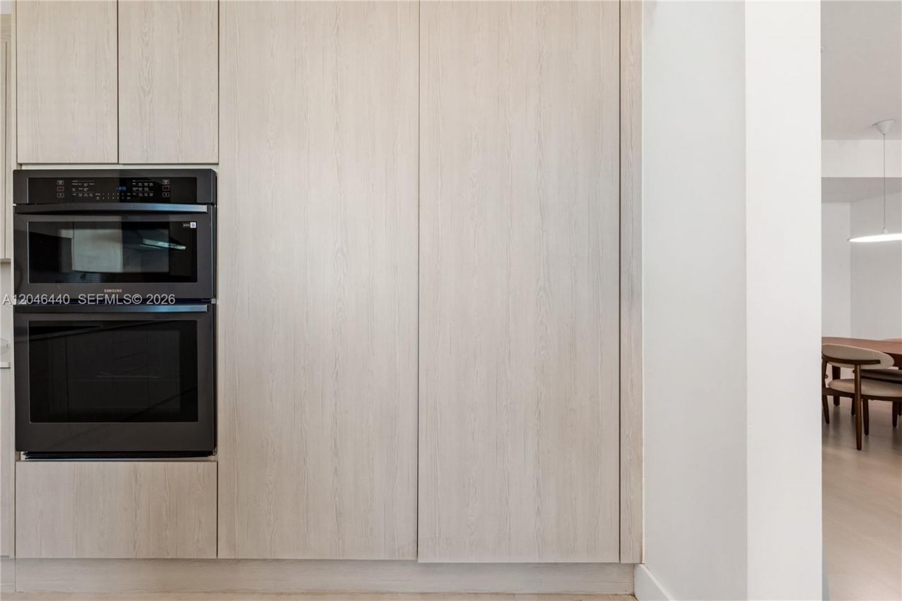300 S Pointe Dr , Unit 907, Miami Beach, FL 33139 Photo