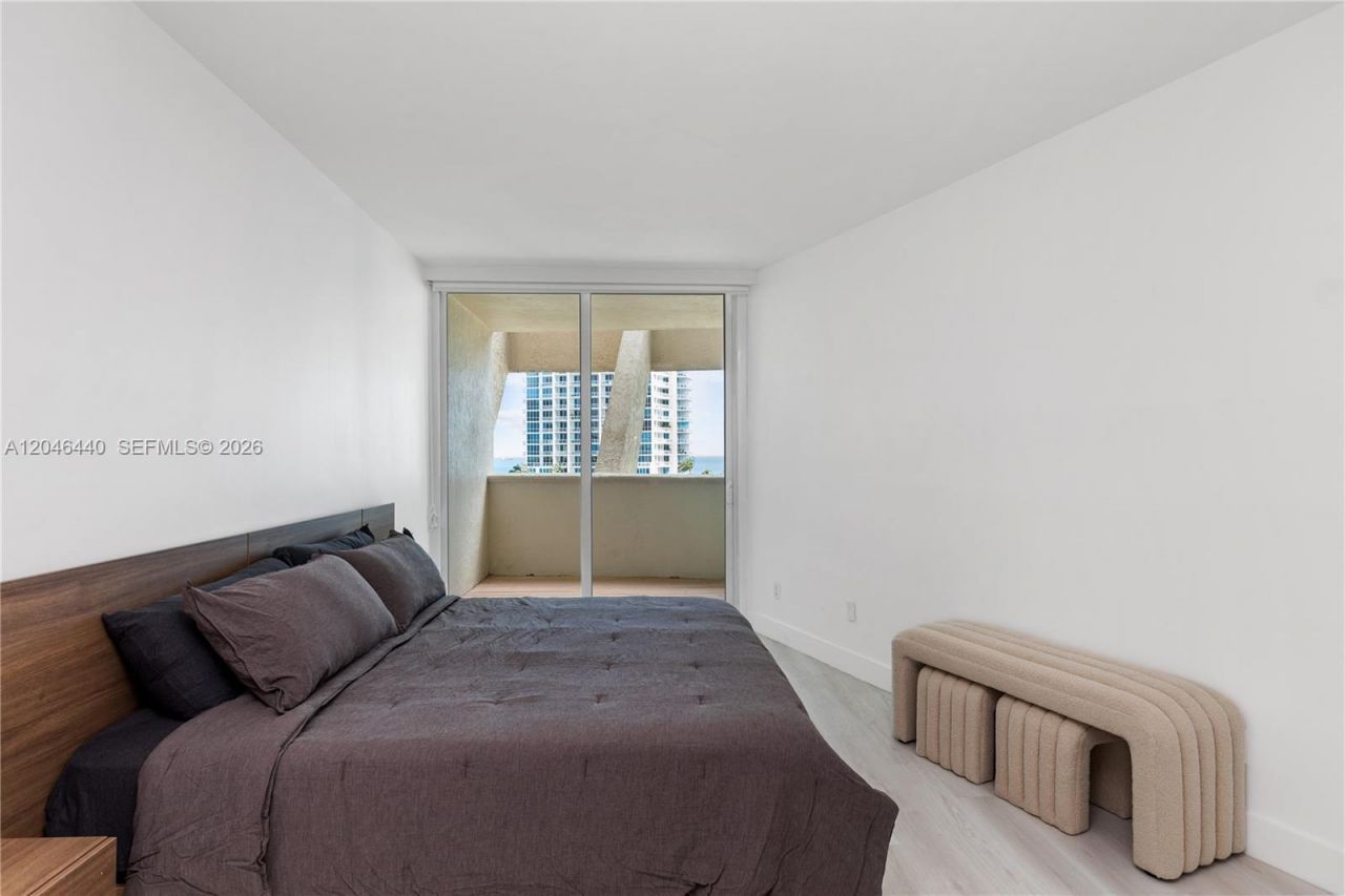 300 S Pointe Dr , Unit 907, Miami Beach, FL 33139 Photo